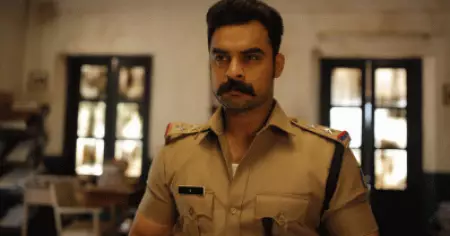 ആ ടൈറ്റിലില്‍ അഭിനയിക്കാന്‍ ആഗ്രഹമുണ്ട്; പക്ഷേ അദ്ദേഹത്തെ സ്‌നേഹിക്കുന്നവരെ വിഷമിപ്പിച്ചിട്ടാകരുത്: ടൊവിനോ തോമസ്