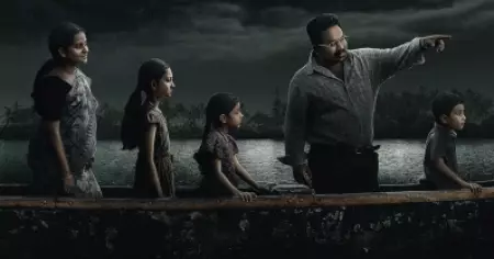 പോസ്റ്ററിലെ ആറാമനെവിടെ; നിഗൂഢതയുണര്‍ത്തി ഫീനിക്‌സ് ഫസ്റ്റ് ലുക്ക്
