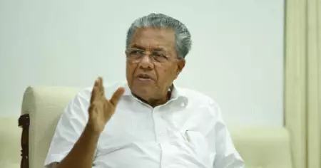 തെരഞ്ഞെടുപ്പ് പ്രചരണ പരിപാടികളില്‍ നിന്ന് മുഖ്യമന്ത്രിയെ വിലക്കണം; കേന്ദ്ര തെരഞ്ഞെടുപ്പ് കമ്മീഷന് പരാതി