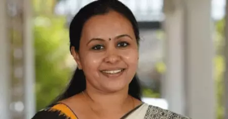 കേന്ദ്ര സ്കീമിലുള്ളവരുടെ സമരം നടക്കുമ്പോൾ കേന്ദ്രമന്ത്രിയെ കാണാൻ അനുവാദം തേടുന്നതാണോ തെറ്റ്, അതോ അനുവാദം നൽകാതിരിക്കുന്നതോ? ആരോഗ്യമന്ത്രി