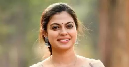 ആരോ എവിടെയോ ഇരുന്ന് ഗണപതി മിത്താണെന്ന് പറഞ്ഞാല്‍ സഹിക്കുമോ? അനുശ്രി