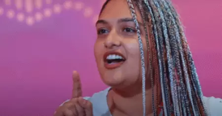 എന്റെ മുടിയല്ലാതെ കേരളത്തില്‍ വേറൊന്നും ചര്‍ച്ച ചെയ്യാനില്ലെന്നാണോ പറഞ്ഞുവരുന്നത്: പ്രയാഗ മാര്‍ട്ടിന്‍
