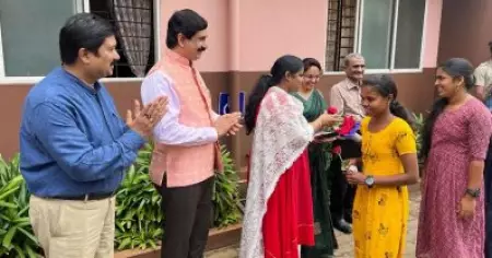 അട്ടപ്പാടിയില്‍ നിന്നും ഉന്നതവിദ്യാഭാസം നേടാന്‍ 25 വിദ്യാര്‍ത്ഥികള്‍; നെഹ്റു ഗ്രൂപ്പിന് നന്ദിയറിയിച്ച് നഞ്ചിയമ്മയും ദയാബായിയും