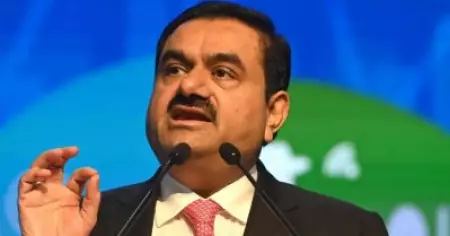 അദാനി വഞ്ചനാകേസ് മറച്ചുവെച്ച് ഓഹരിവിപണിയിലെ നിക്ഷേപകരെ കബളിപ്പിച്ചുവോ; റിപ്പോര്‍ട്ട് തേടി സെബി