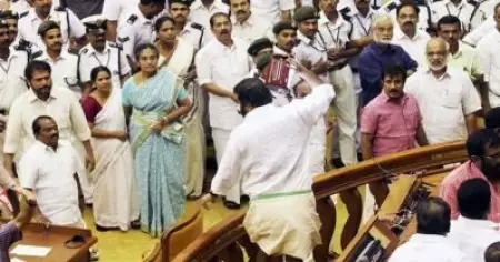 നിയമസഭാ കയ്യാങ്കളി കേസ്; മുൻ കോൺഗ്രസ്‌ എം.എൽ.എമാരെ പ്രതിചേർക്കും