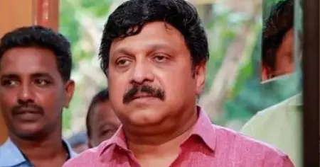 ഗണേഷ് കുമാര്‍ നേരിട്ട് ഹാജരാകണം; സോളാര്‍ പീഡന ഗൂഢാലോചന കേസില്‍ കോടതി