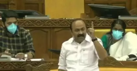 സോളാറില്‍ നടന്നത് ക്രിമിനല്‍ ഗൂഢാലോചന, ദല്ലാള്‍ നന്ദകുമാറിനെ ഇടനിലക്കാരനാക്കി പരാതിക്കാരിയില്‍ നിന്നും പരാതി എഴുതി വാങ്ങിയത് മുഖ്യമന്ത്രി: വി.ഡി. സതീശന്‍