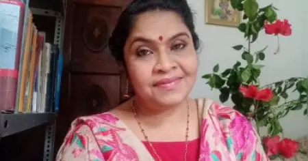 സീരിയലുകളിലെ സംഘപരിവാർ കടന്നുകയറ്റത്തെ വിമർശിച്ചതിന് നടി ഗായത്രിക്കെതിരെ സൈബർ ആക്രമണം