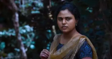 മാറ്റമില്ലാത്ത വിൻസിയുടെ കഥാപാത്രങ്ങൾ; പഴഞ്ചൻ പ്രണയത്തിലെ മായ