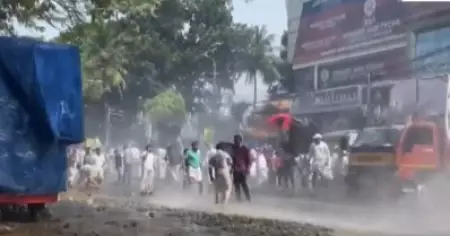 കെ.പി.സി.സി മാർച്ചിൽ പൊലീസിന്റെ കണ്ണീർ വാതകം; കെ. സുധാകരന് ദേഹാസ്വാസ്ഥ്യം, പ്രസംഗം പാതിവഴിയിൽ നിർത്തി സതീശൻ