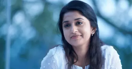 എന്നെ എല്ലാവരും ഒരു ആൺകുട്ടിയായിട്ടായിരുന്നു കണ്ടിരുന്നത്; അവരെന്റെ പുറത്തൊക്കെ അടിക്കുമായിരുന്നു: മീര ജാസ്മിൻ