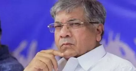 സീറ്റ് വിഭജനത്തിൽ ഉടൻ തീരുമാനമില്ലെങ്കിൽ മുഴുവൻ ലോക്സഭാ സീറ്റുകളിലും ഒറ്റക്ക് മത്സരിക്കും; മഹാരാഷ്ട്രയിൽ പ്രതിപക്ഷ മുന്നണിക്ക് വി.ബി.എയുടെ മുന്നറിയിപ്പ്