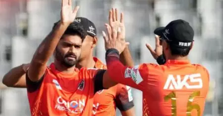 അഞ്ചെണ്ണം വീഴ്ത്തി അഞ്ചാമൻ; റെക്കോഡ് നേട്ടവുമായി പാകിസ്ഥാന്റെ കുന്തമുന