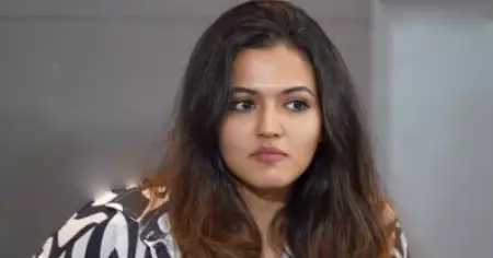 റൂമിൽ റെസ്റ്റ് എടുക്കാൻ പറഞ്ഞ സംവിധായകനെ  ഞാൻ തെറ്റിദ്ധരിച്ചു: അപർണ ദാസ്
