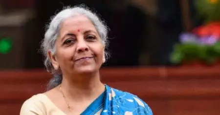 ആം ആദ്മി നേതാവിന്റെ പങ്കാളി നൽകിയ മാനനഷ്ടക്കേസിൽ കേന്ദ്രമന്ത്രി നിർമല സീതാരാമന് നോട്ടീസ് അയച്ച് ദൽഹി കോടതി