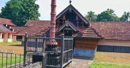 കാണിക്കവഞ്ചി കുത്തിത്തുറന്ന് പണം കവർന്നു; ബി.ജെ.പി ജില്ലാ സെക്രട്ടറിക്കും ബി.എം.എസ് ജില്ലാ സെക്രട്ടറിക്കുമെതിരെ കേസ്