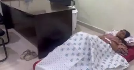 അറസ്റ്റ് ചെറുക്കാൻ പാർട്ടി ഓഫീസിൽ കിടന്നുറങ്ങി വൈ.എസ്. ശർമിള; ആന്ധ്രയിൽ സെക്രട്ടറിയേറ്റ് മാർച്ച്‌ തടയുന്നതിന് കോൺഗ്രസ് നേതാക്കളെ വീട്ടുതടങ്കലിലാക്കി