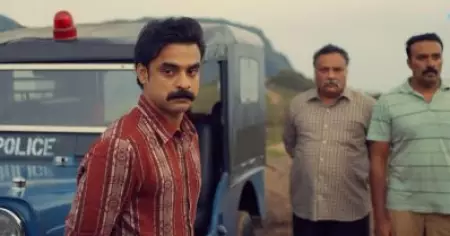 'ജാതിയിൽ താഴ്ന്ന ഒരു പെണ്‍കുട്ടിയെ മകന്‍ സ്വീകരിക്കാന്‍ പോകുന്നുവെന്നറിഞ്ഞ് വിളറിപൂണ്ട ഒരച്ഛന്‍ നടത്തിയ ദുരഭിമാനക്കൊല'
