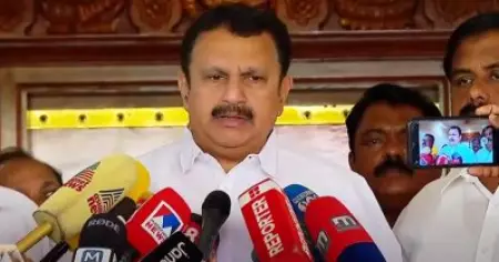 അച്ഛന്‍ അന്ത്യ വിശ്രമം കൊള്ളുന്നയിടത്ത് സംഘികളെ നിരങ്ങാന്‍ അനുവദിക്കില്ല; പദ്മജയുമായുള്ള എല്ലാ ബന്ധവും അവസാനിച്ചു: കെ. മുരളീധരന്‍