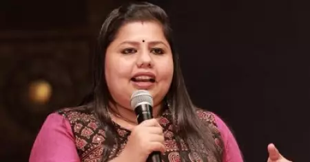 സർക്കാരിന് പൈസക്ക് ബുദ്ധിമുട്ട് ഉള്ളത് കൊണ്ടാണോ കോമഡി സീരിയലുകൾക്ക് അവാർഡ് ഇല്ലാത്തത്?: സ്നേഹ ശ്രീകുമാർ