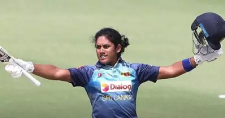 ചമാരി മാത്രം അടക്കിവാഴുന്ന ലിസ്റ്റിലേക്ക് 18കാരിയുടെ മാസ് എന്‍ട്രി; ചരിത്രനേട്ടത്തില്‍ ലങ്കന്‍ താരം