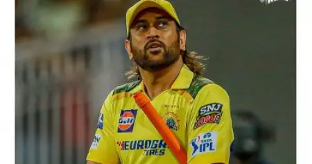 'ധോണിക്ക് ചെന്നൈയിൽ തിളങ്ങാനുള്ള അവസരം കുറവാണ്, ഐസ്‌ലാന്റിലേക്ക് കടന്നുവരൂ'; മഞ്ഞിന്റെ നാട്ടിൽ നിന്നും വൈറലായ പോസ്റ്റ്