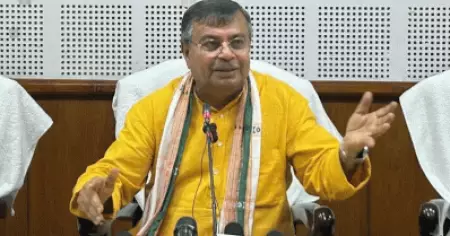 'കൂടുതല്‍ വോട്ട് രേഖപ്പെടുത്തുന്ന പോളിങ് സ്റ്റേഷനുകള്‍ക്ക് രണ്ട് ലക്ഷം രൂപ പാരിതോഷികം'; ബി.ജെ.പി മന്ത്രി വിവാദത്തില്‍