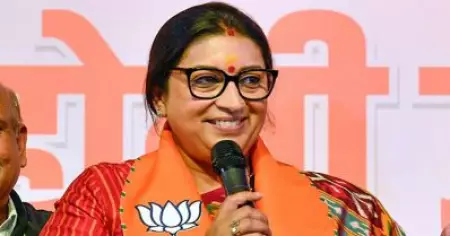 മോദിയുമായി സംവദിക്കാൻ രാഹുൽ ഇന്ത്യാ മുന്നണിയുടെ പ്രധാനമന്ത്രി സ്ഥാനാർത്ഥിയാണോ: സ്‌മൃതി ഇറാനി