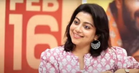 ആ കഥാപാത്രങ്ങള്‍ ഇപ്പോഴും എന്നിലുണ്ട്; അവയില്‍ നിന്ന് എന്തെങ്കിലുമൊക്കെ എനിക്ക് പഠിക്കാനുണ്ടാവും: ശ്രുതി രാമചന്ദ്രന്‍