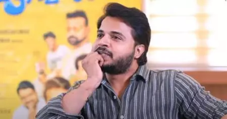 അന്ന് പൊലീസിന്റെ തല്ല്, അതേ തിയേറ്ററിന് മുന്‍പില്‍ നെഞ്ചുംവിരിച്ചുള്ള അവന്റെ ഫ്‌ളക്‌സ്, വേറെന്തുവേണം: കൃഷ്ണ ശങ്കര്‍