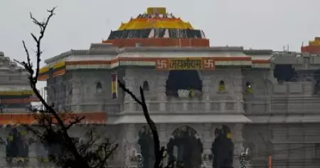 രാമക്ഷേത്രം ചോര്‍ന്നൊലിക്കുന്നു; കോടികള്‍ മുടക്കിയ നിര്‍മാണത്തിലെ വീഴ്ച ചൂണ്ടിക്കാട്ടി മുഖ്യ പുരോഹിതന്‍