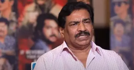നന്നായി ഡാന്‍സ് ചെയ്യുന്ന മോഹന്‍ലാലിന്റെയും പ്രിയദര്‍ശന്റെയും മുന്നില്‍ മമ്മൂക്കയെ ഡാന്‍സ് ചെയ്യിക്കാന്‍ പേടിയായി: ടി.എസ്. സുരേഷ് ബാബു