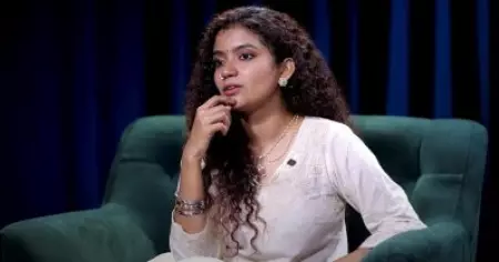ലാലങ്കിളൊക്കെ നിമിഷനേരം കൊണ്ട് കഥാപാത്രമായി ഓണും ഓഫുമാവും, അത് വളരെ പ്രയാസമാണ്: അന്ന ബെൻ