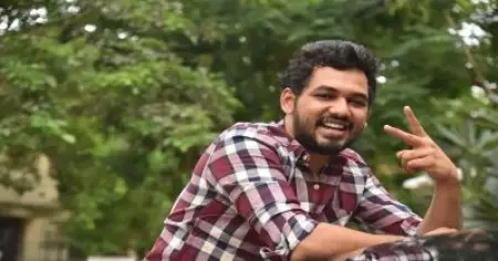 'നിങ്ങക്ക് ആള് മാറീന്നാണ് ട്ടാ തോന്നുന്നേ, ഞാന്‍ വേള്‍ഡ് കപ്പ് കളിക്കാന്‍ പോയിട്ടില്ല': വീഡിയോ പങ്കുവെച്ച് ഹിപ്പ് ഹോപ്പ് തമിഴാ ആദി