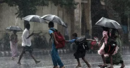 അതിതീവ്രമഴ; സംസ്ഥാനത്ത് ഇന്ന് നാല് ജില്ലകളിലെ വിദ്യാഭ്യാസ സ്ഥാപനങ്ങള്‍ക്ക് അവധി