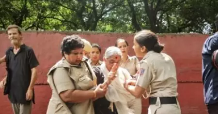 ഫലസ്തീന്‍ ജനതയ്ക്ക് ഐക്യദാര്‍ഢ്യം; ആനി രാജ ദല്‍ഹിയില്‍ അറസ്റ്റില്‍