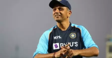 ടെസ്റ്റ് ക്രിക്കറ്റ് നിലനില്‍ക്കാന്‍ അവനെ പോലുള്ള താരങ്ങള്‍ അത്യാവശ്യം; ഇന്ത്യന്‍ യുവതാരത്തെ കുറിച്ച് ദ്രാവിഡ്