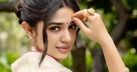 എനിക്കറിയുന്നതില്‍ വെച്ച് ഏറ്റവും ഹാര്‍ഡ് വര്‍ക്കിങ് ആയിട്ടുള്ള നായകന്‍ ആ മലയാളം നടനാണ്: കൃതി ഷെട്ടി