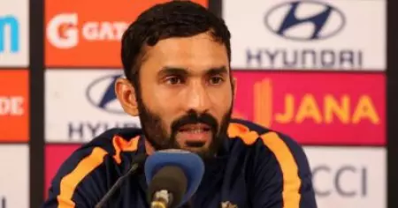 അവന്‍ ഇന്ത്യന്‍ ടീമിലെത്തിയതിന് കാരണമുണ്ട്: തുറന്ന് പറഞ്ഞ് ദിനേശ് കാര്‍ത്തിക്