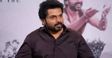 ചെയ്യുന്ന കഥാപാത്രങ്ങള്‍ക്ക് തന്റെ ലൈഫ് നല്‍കുന്ന നടിയാണ് അവര്‍, എല്ലാ ആണ്‍കുട്ടികള്‍ക്കും അവരുടെ കഥാപാത്രങ്ങളോട് ആരാധനയുണ്ട്: കാര്‍ത്തി