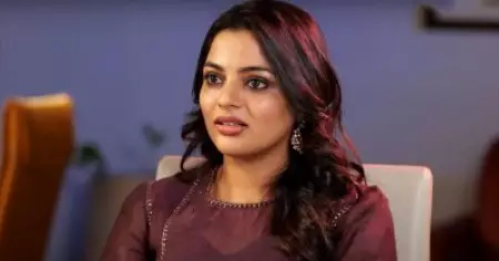 പറയുന്നതിലും ഇരട്ടിയായി എന്നോട് തിരിച്ചുപറയുന്ന നടൻ പക്ഷെ, പുറത്ത് മാന്യനാണ്: നിഖില വിമൽ