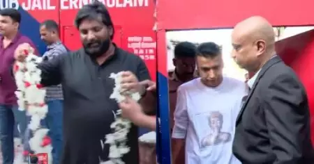 പുറത്തിറങ്ങിയ പള്‍സര്‍ സുനിയെ വരവേറ്റ് കേരള മെന്‍സ് അസോസിയേഷന്‍