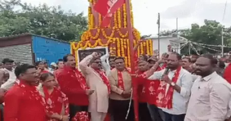 തെലങ്കാന വിമോചനത്തില്‍ ബി.ജെ.പിക്ക് പങ്കില്ല; നിസാമിനെതിരായ പോരാട്ടത്തില്‍
ബി.ജെ.പി ഇല്ലായിരുന്നു: സി.പി.ഐ