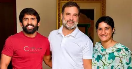 റെയില്‍വേയില്‍ നിന്ന് രാജിവെച്ച് വിനേഷ് ഫോഗട്ട്; കോണ്‍ഗ്രസ് പ്രവേശനം ഉടന്‍