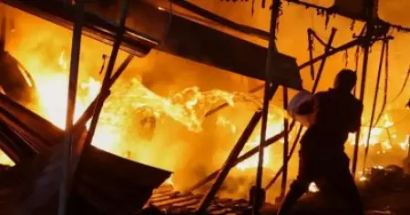 ഉറങ്ങിക്കിടന്നവരെ ചുട്ടെരിച്ച് ഇസ്രഈല്‍; അല്‍ അഖ്സയെ ലക്ഷ്യമിട്ട് വീണ്ടും ആക്രമണം