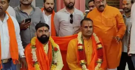 ഗൗരി ലങ്കേഷ് കൊലപാതകക്കേസ്: ജാമ്യത്തിലിറങ്ങിയ പ്രതികളെ മാലയിട്ട് സ്വീകരിച്ച് ഹിന്ദുത്വവാദികള്‍