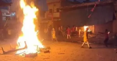യു.പിയില്‍ വിഗ്രഹ നിമജ്ജനത്തിനിടെ ഡി.ജെ വെക്കുന്നതിനെച്ചൊല്ലി കലാപം; യുവാവ് വെടിയേറ്റ് മരിച്ചു