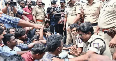 സാംസങ് പ്ലാന്റിലെ തൊഴിലാളി പണിമുടക്കില്‍ പൊലീസ് ഇടപെടല്‍; സംഘര്‍ഷം