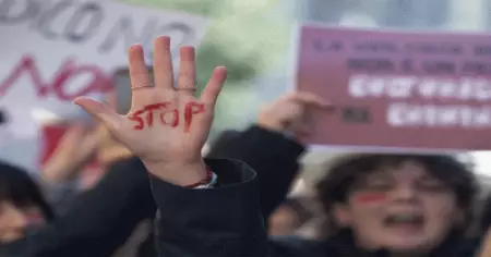 മോദിക്കെതിരെ വീഡിയോ ചെയ്ത പ്രായപൂര്‍ത്തിയാവാത്ത പെണ്‍കുട്ടിക്കെതിരെ ബലാത്സംഗ ഭീഷണി; നടപടിയെടുക്കാതെ പൊലീസ്