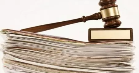 പത്ത് ലക്ഷം ജനങ്ങള്‍ക്ക് 21 ജഡ്ജി വീതം; ഇന്ത്യയിലെ വിവിധ കോടതികളിലായി കെട്ടിക്കിടക്കുന്നത് അഞ്ച് കോടിയിലധികം കേസുകള്‍